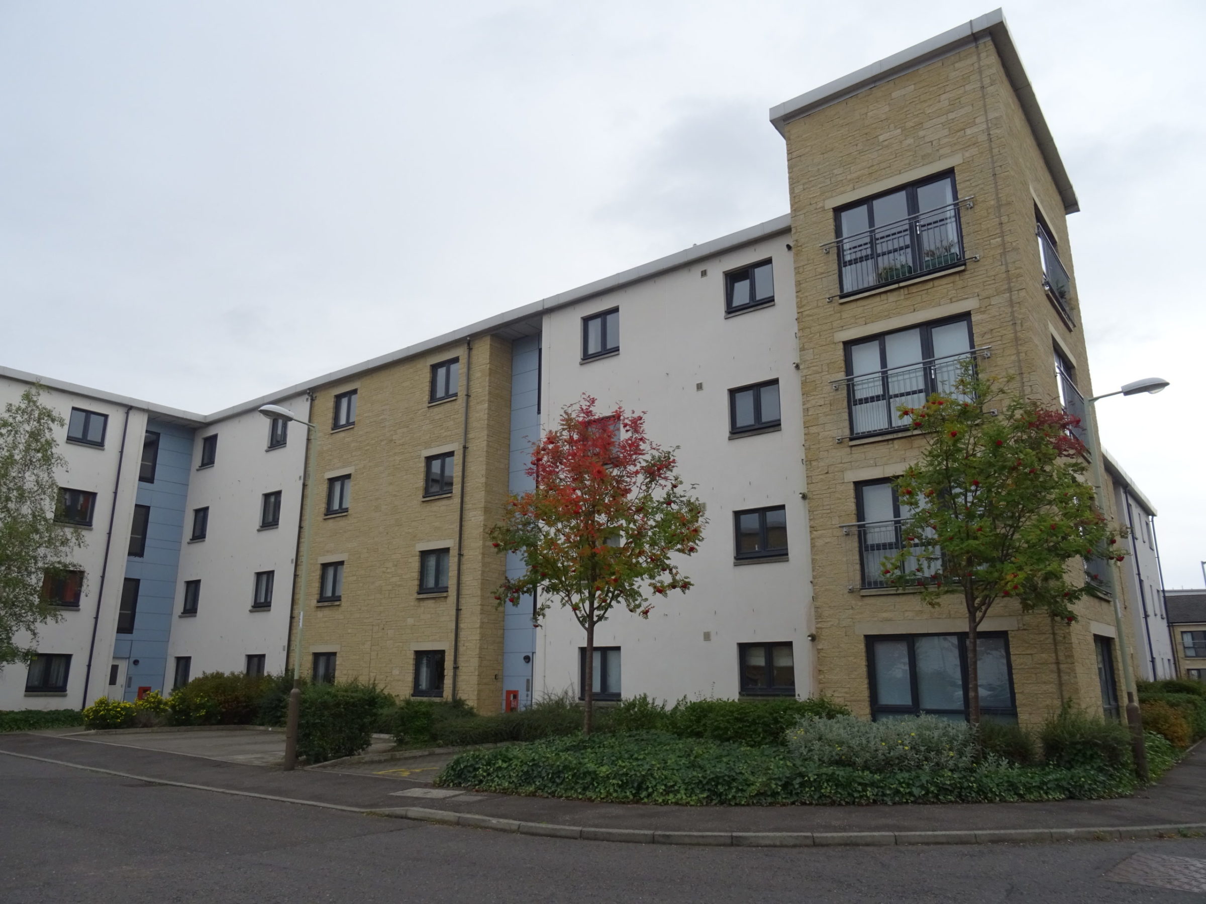 2 Bed Top Floor Flat – Monart Road, Perth