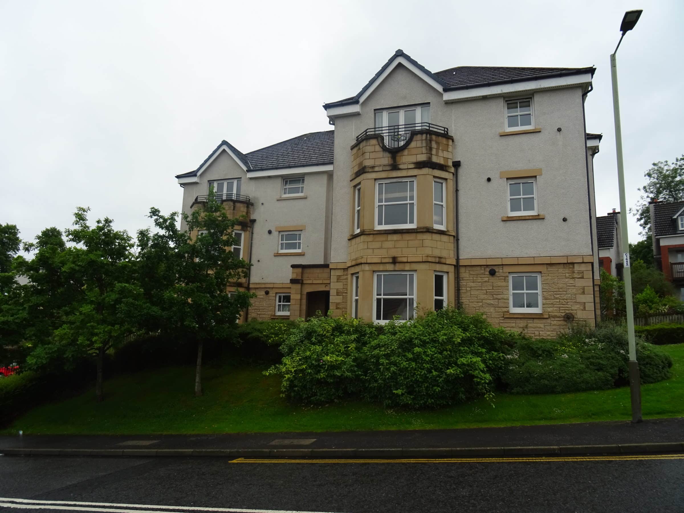 2 Bed Top Floor Apartment – Cornhill Road, Perth