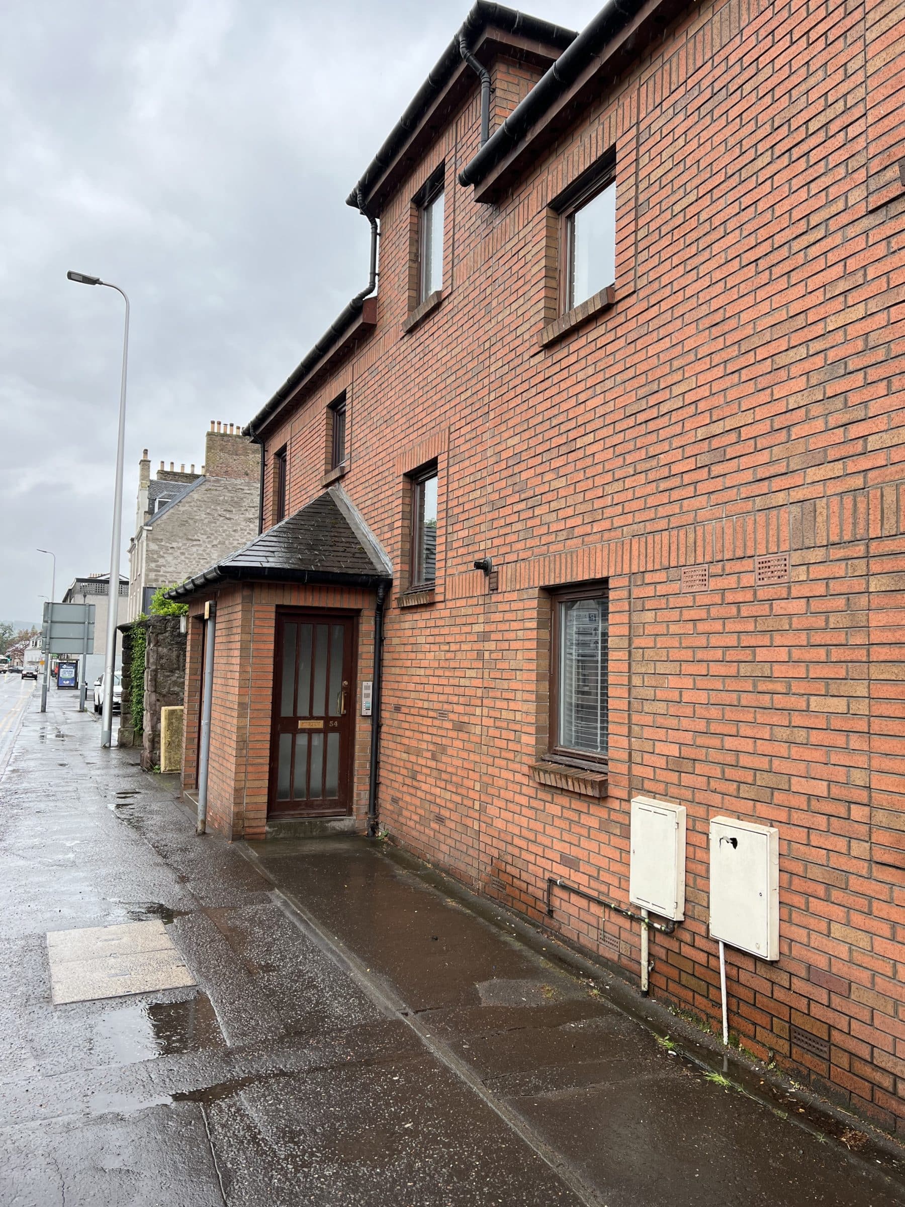 2 Bed 1st Floor Flat – Main Street, Bridgend, Perth