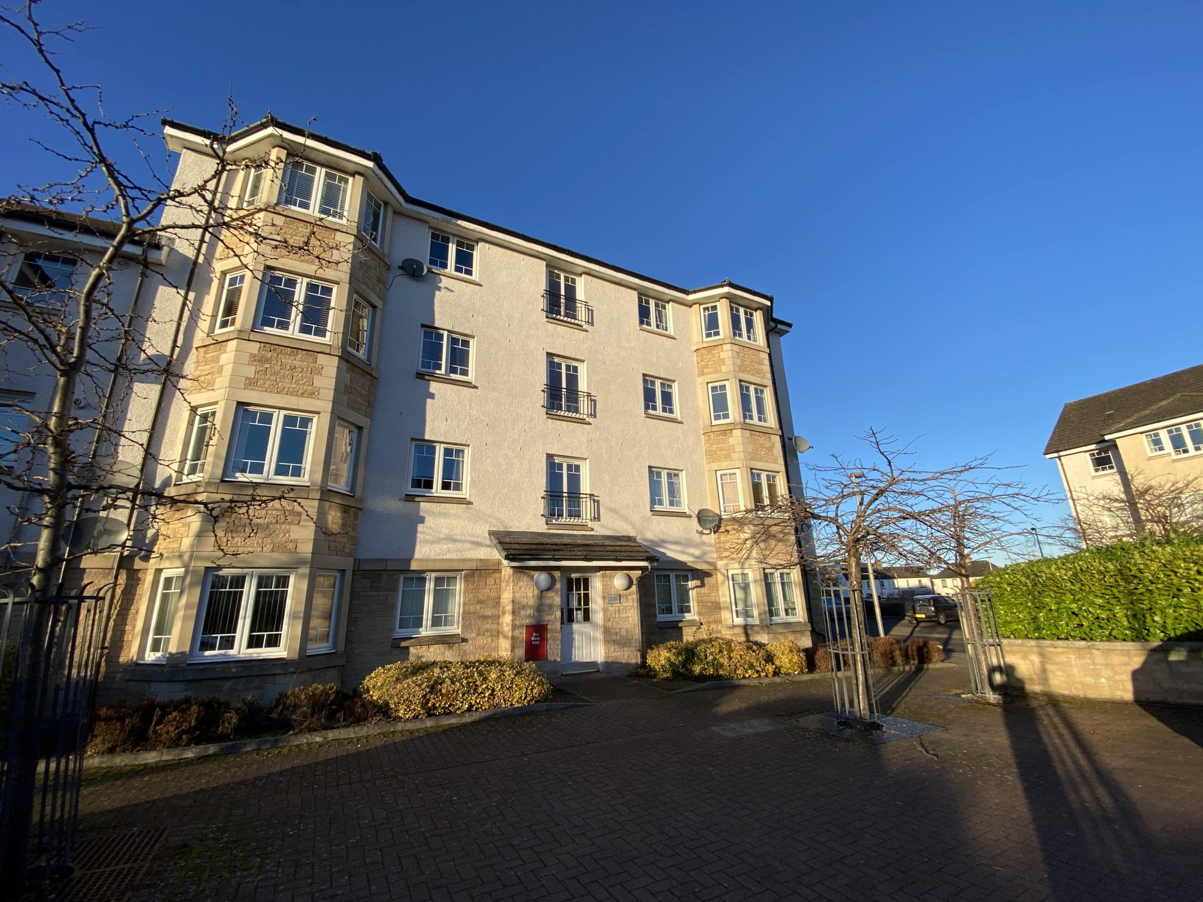 2 Bed 2nd Floor Flat – Simpson Square, Perth