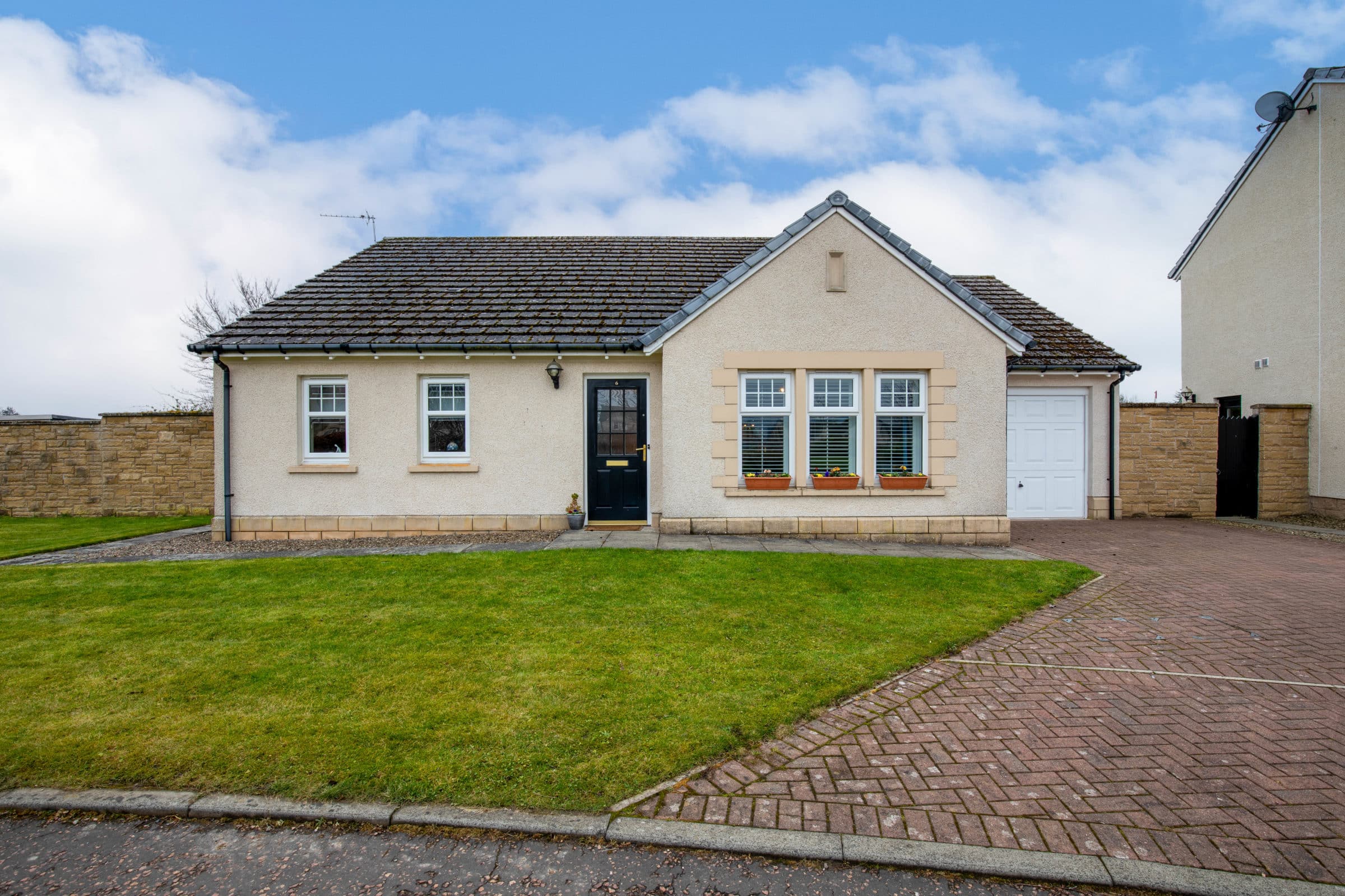 3 Bed Detached Bungalow – 6 Abbey Lane, Grange, Errol, PH2 7GB