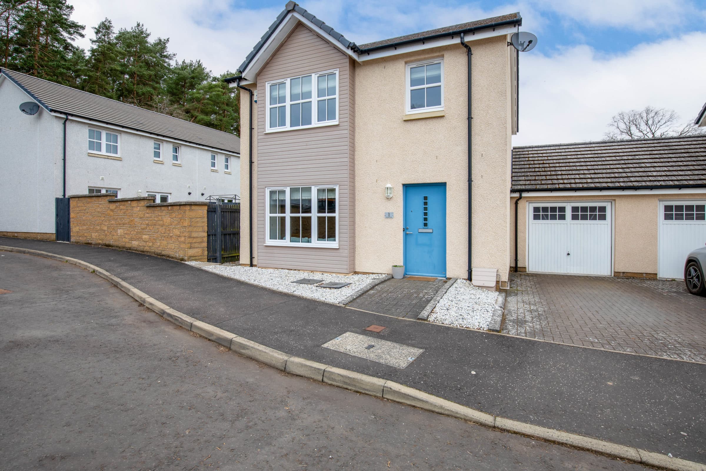 3 Bedroom Link Detached Villa – 1, Belmont Park Scone, Perth, PH2 6TU