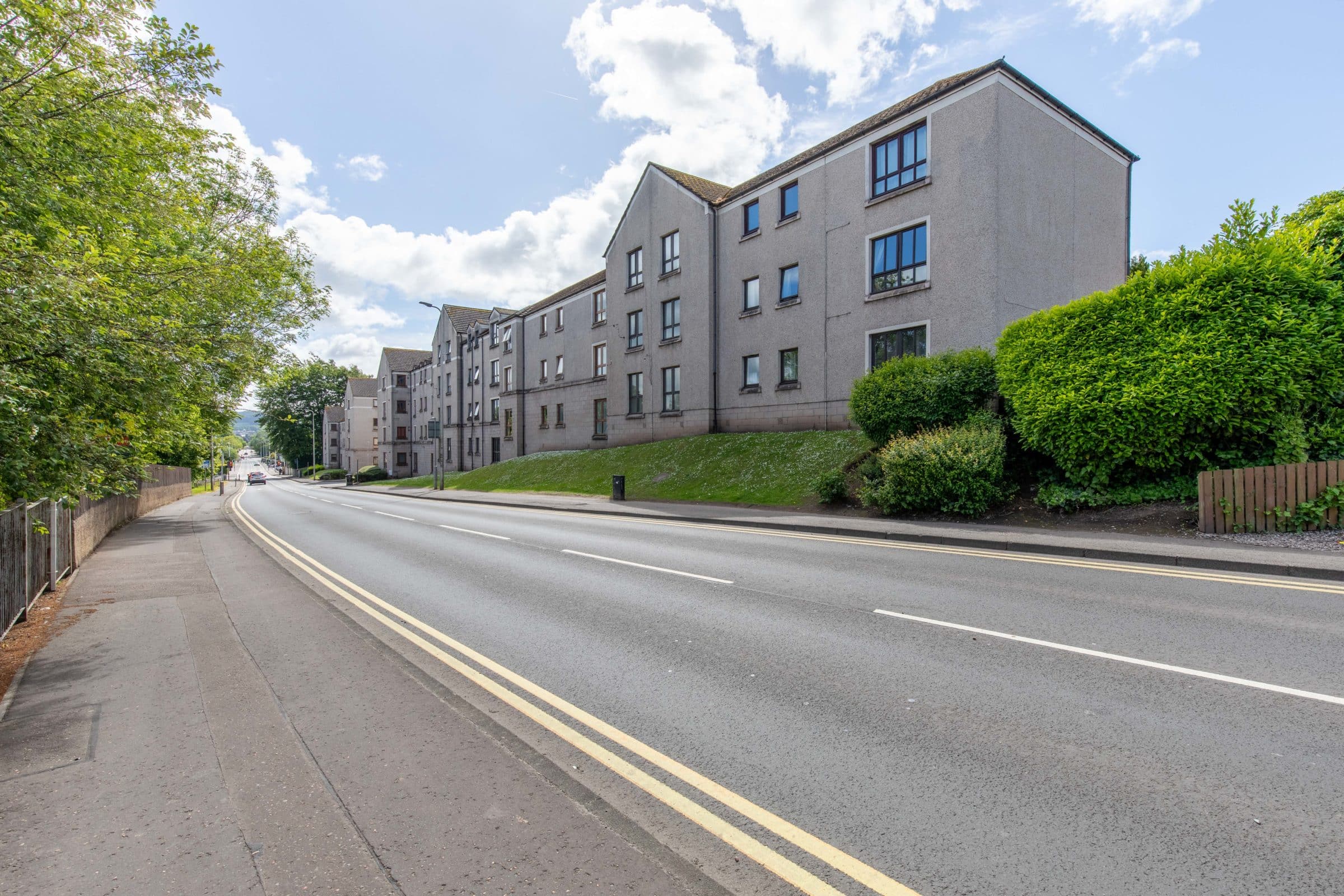 1 Bed Apartment – 29, Grampian Court, Crieff Road, Perth, PH1 2ST