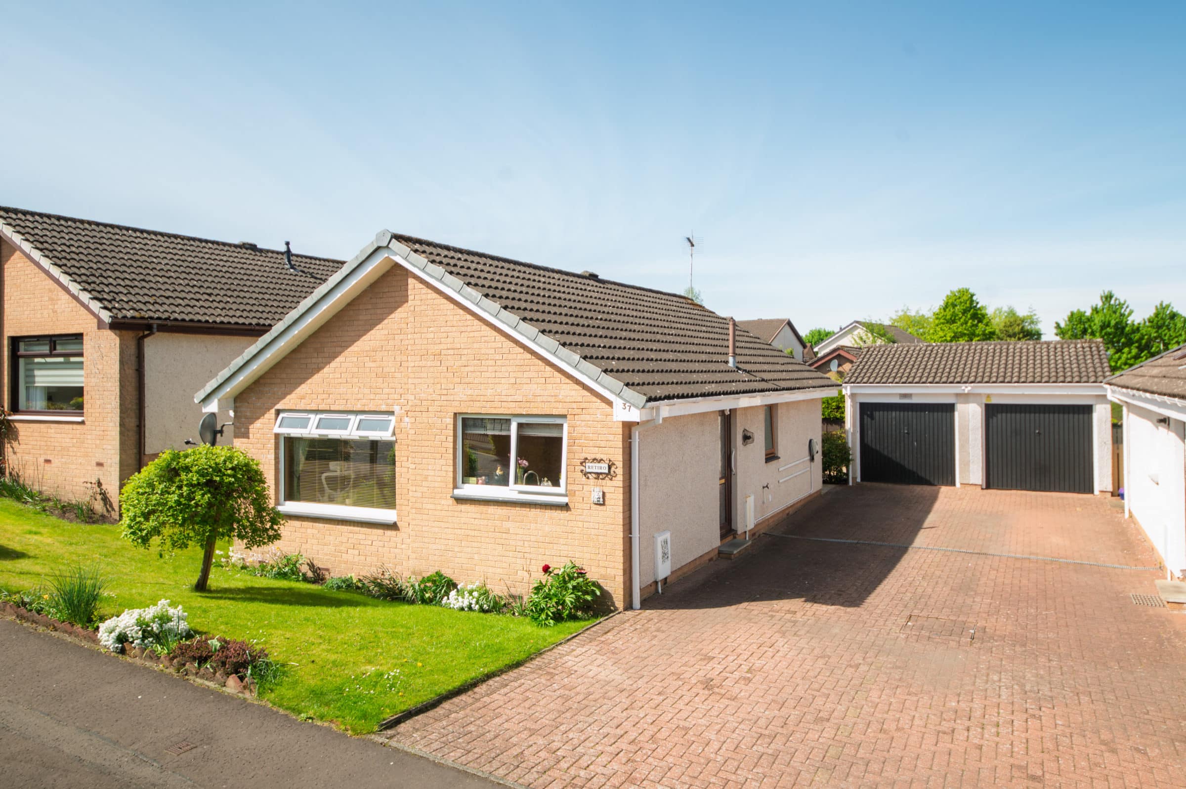 2 Bed Detached Bungalow – 37 Huntingtower Road, Perth, PH1 2LH