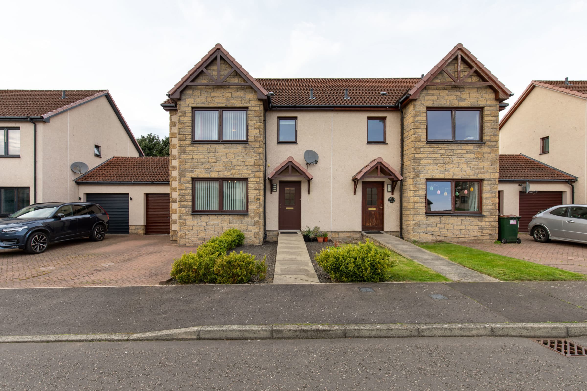 3 Bed, Semi-Detached House – 12, Provost Mains, Abernethy, Perth, PH2 9GE