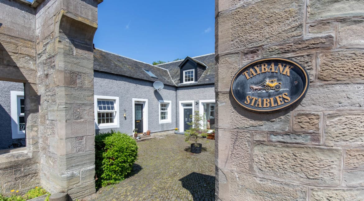 3 Taybank Stables, Errol-59