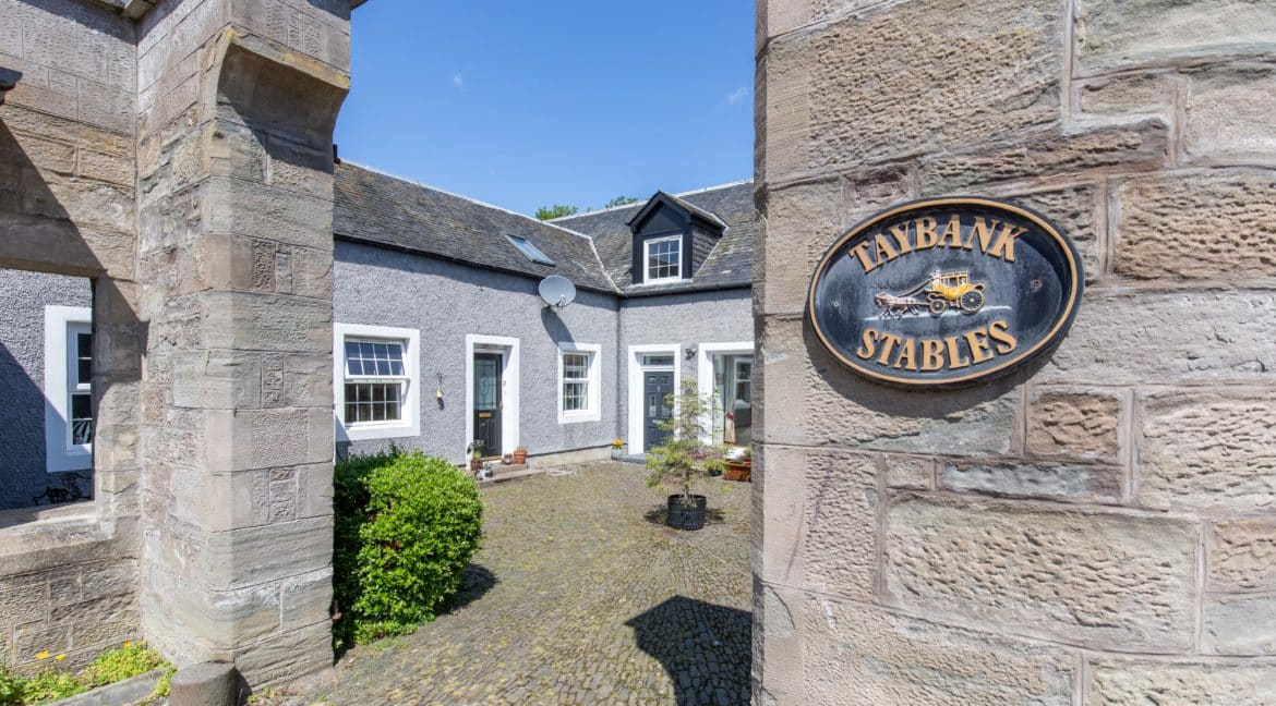 3 Taybank Stables, Errol-60