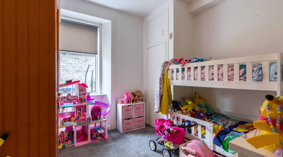 Flat 7 Rosario Terr, 5 Jeanfield Rd, Perth-4