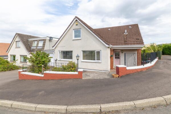 Castlelaw Crescent, Abernethy, Perth
