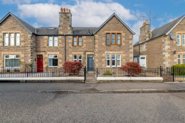 39 Muirton Place, Perth, PH1 5DJ
