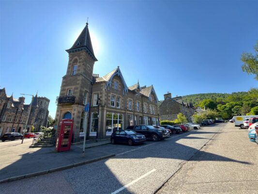 Station Road, Birnam