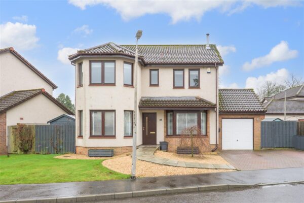 11, Almond Crescent, Huntingtowerfield, Perth