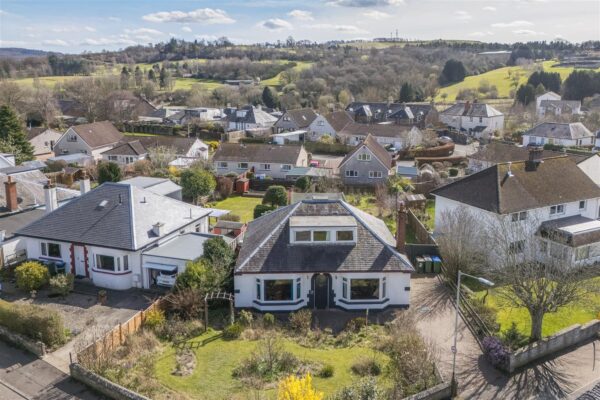 Oakbank Crescent, Perth