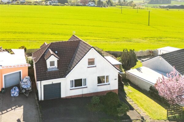 Castlelaw Crescent, Abernethy, Perth